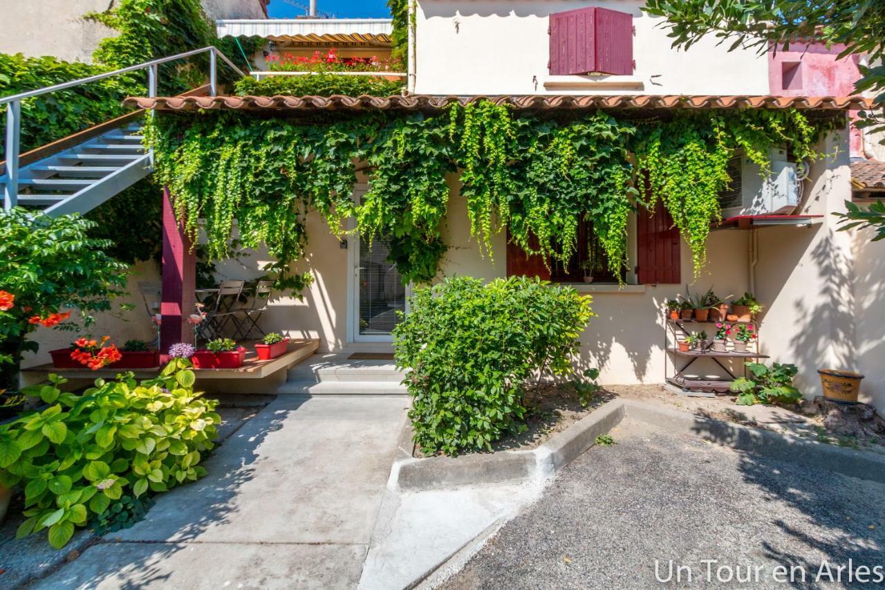 Un Tour En Arles Apartamento Exterior foto