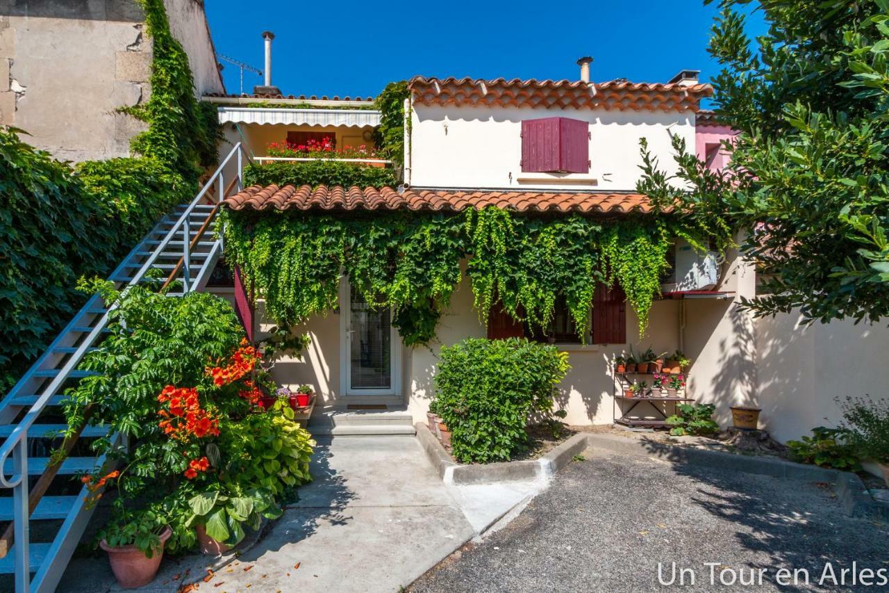 Un Tour En Arles Apartamento Exterior foto
